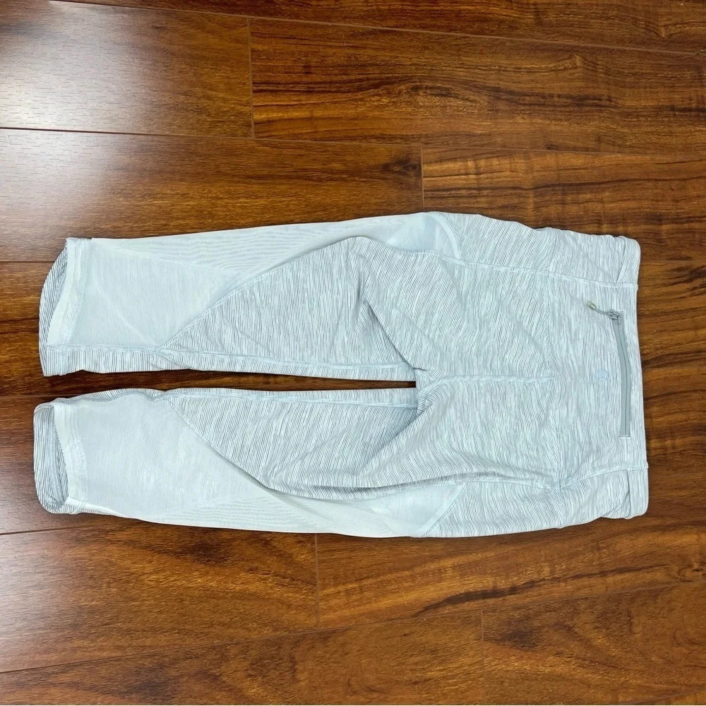 Lululemon run with the sun crops Leggings Mesh Gray Size 4 B15 - Picture 3 of 9